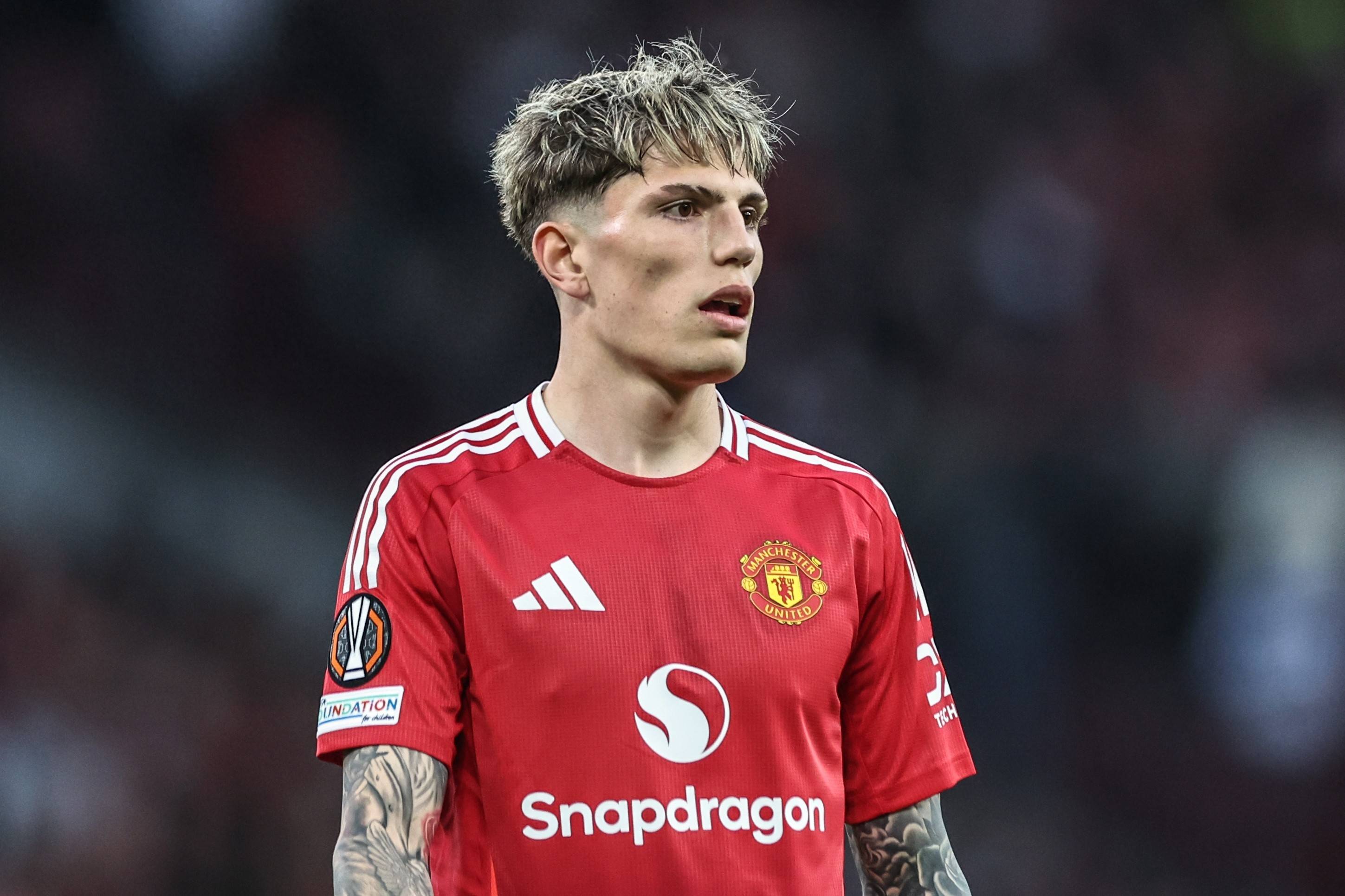 转折点！曼城队长鼓劲，CBA季后赛今晨攻防权衡，悬念犹存，身体对抗强度拉满的简单介绍