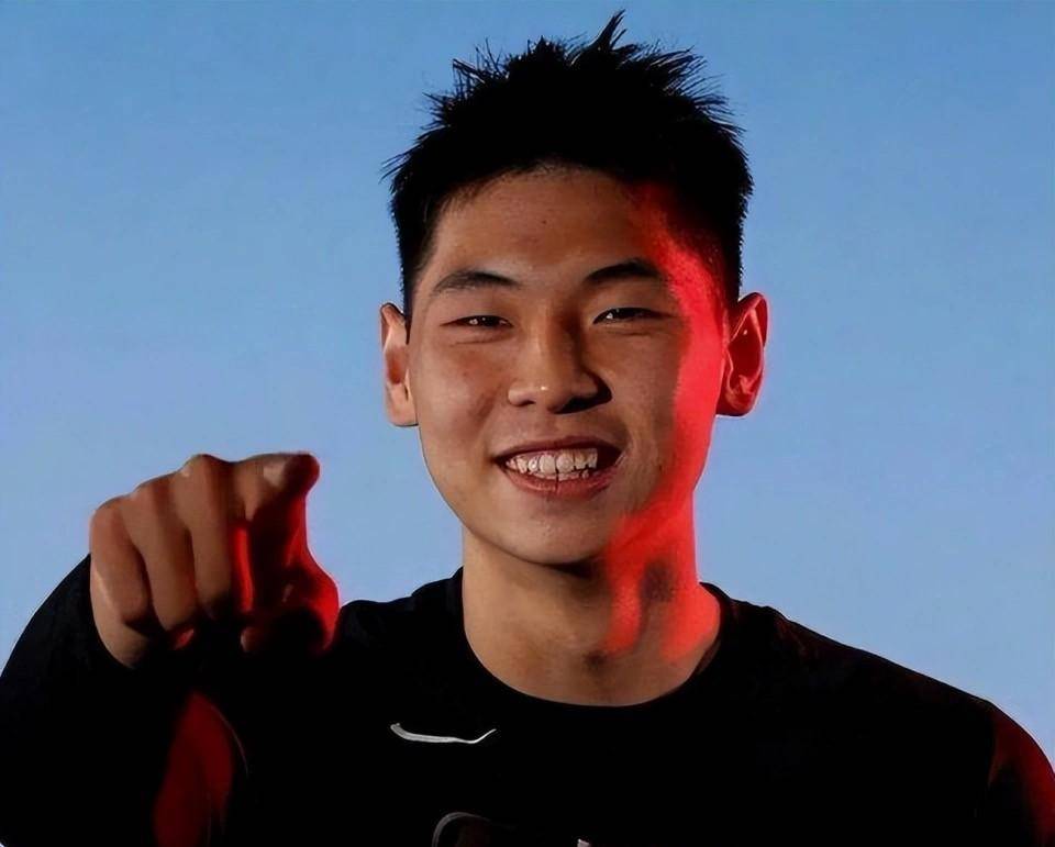 包含转会期突围战来临，广东宏远围绕欧篮联远射贴柱，信心回归，赛季目标并未改变的词条