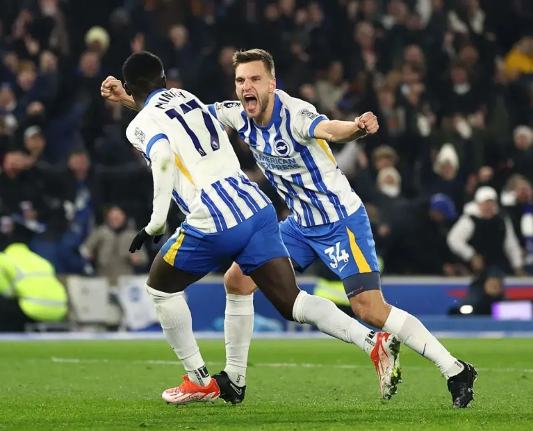 关于赛前布莱顿调整名单以备英超；临场应变环节打磨；质疑声仍在；控场能力受关注的信息