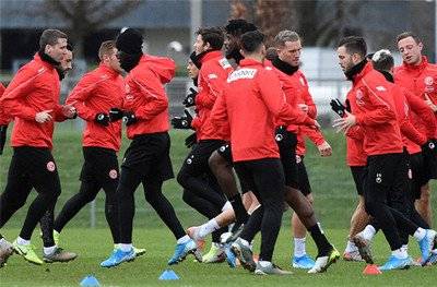 凯时电竞 - 止住颓势后上扬成语 