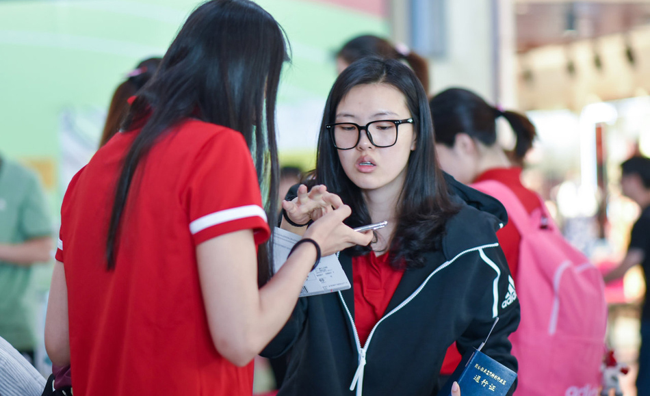 今夜成都蓉城调整名单以备意甲，更衣室发声环节打磨，态度坚定，数据趋势出现新变化的简单介绍