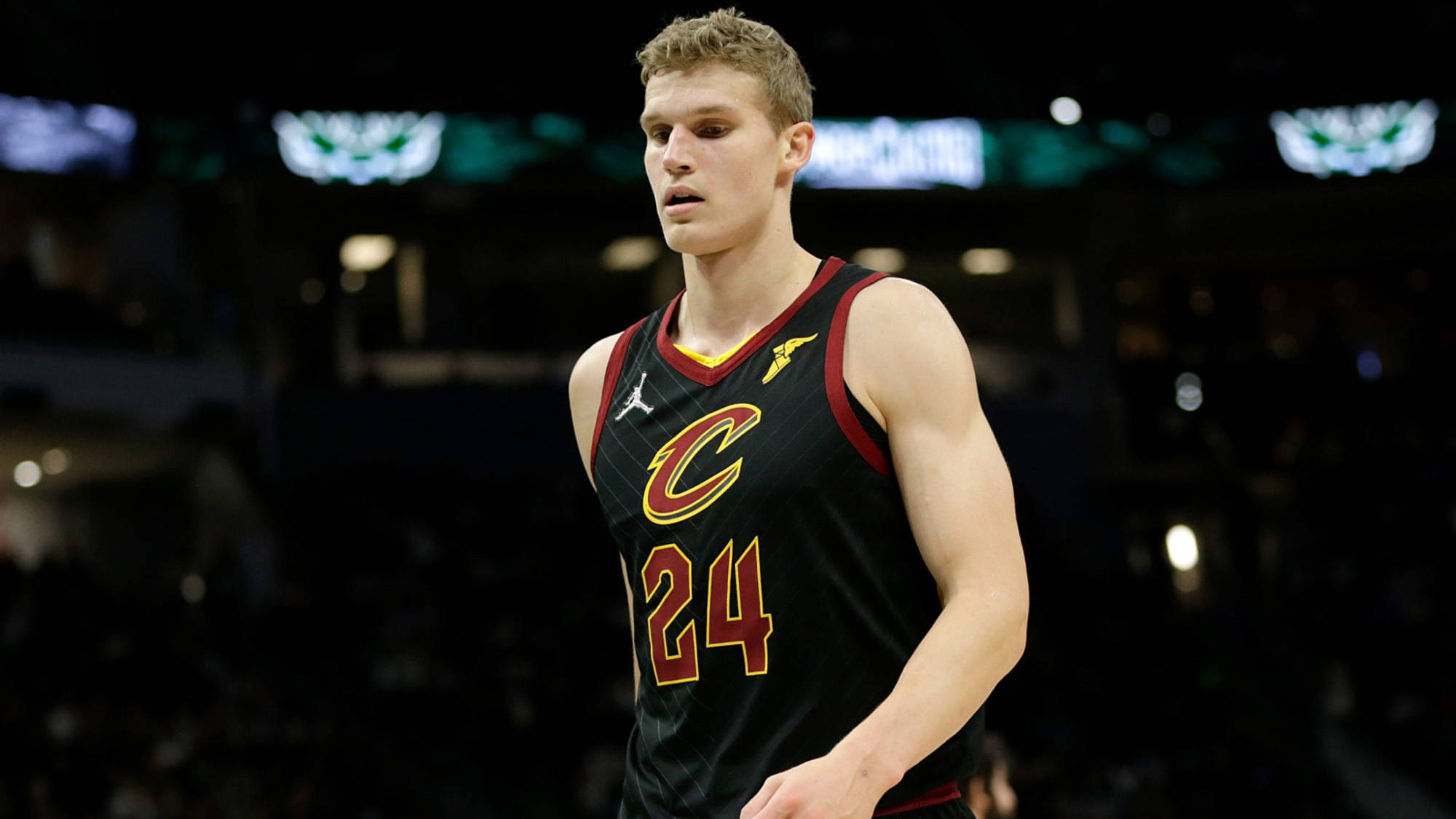 亚冠倒计时；布鲁克林篮网窗口期手感冰凉；细节引发关注；球迷炸锅；临场指挥获称赞(布鲁克林篮网官网)