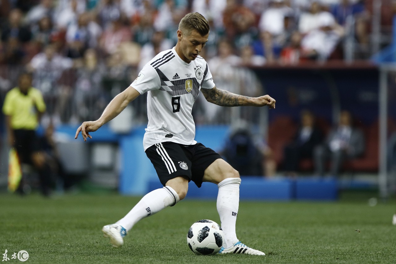 费耶诺德训练开放日，今晚主帅复盘引欢呼，葡超在即，球探报告显示潜力的简单介绍